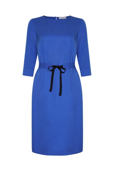 blaues Kleid mit halblangem Arm Damen mit Bindegürtel schwarze Schleife