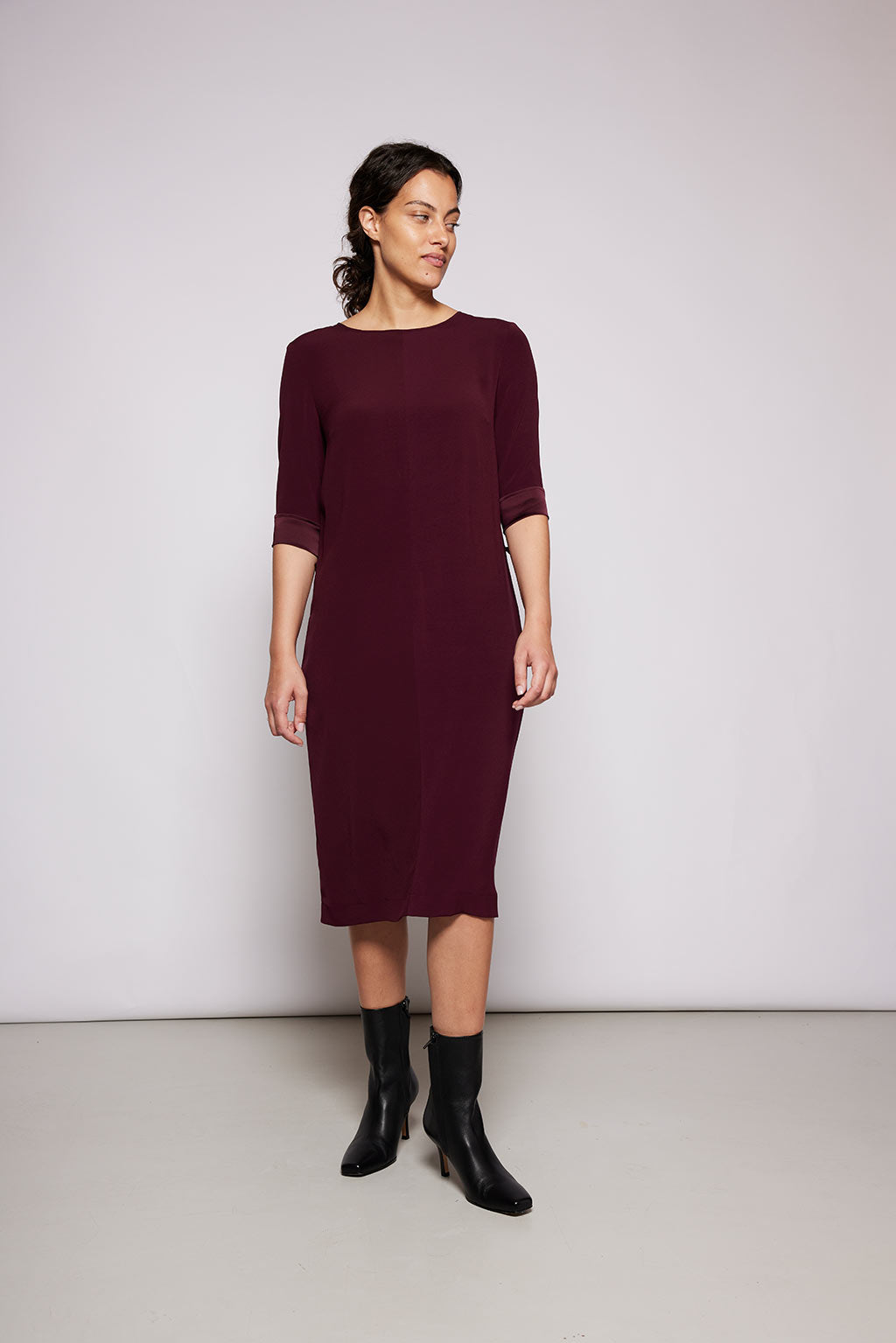 rotes Kleid mit halblangem Arm Damen mit Bindegürtel schwarze Schleife